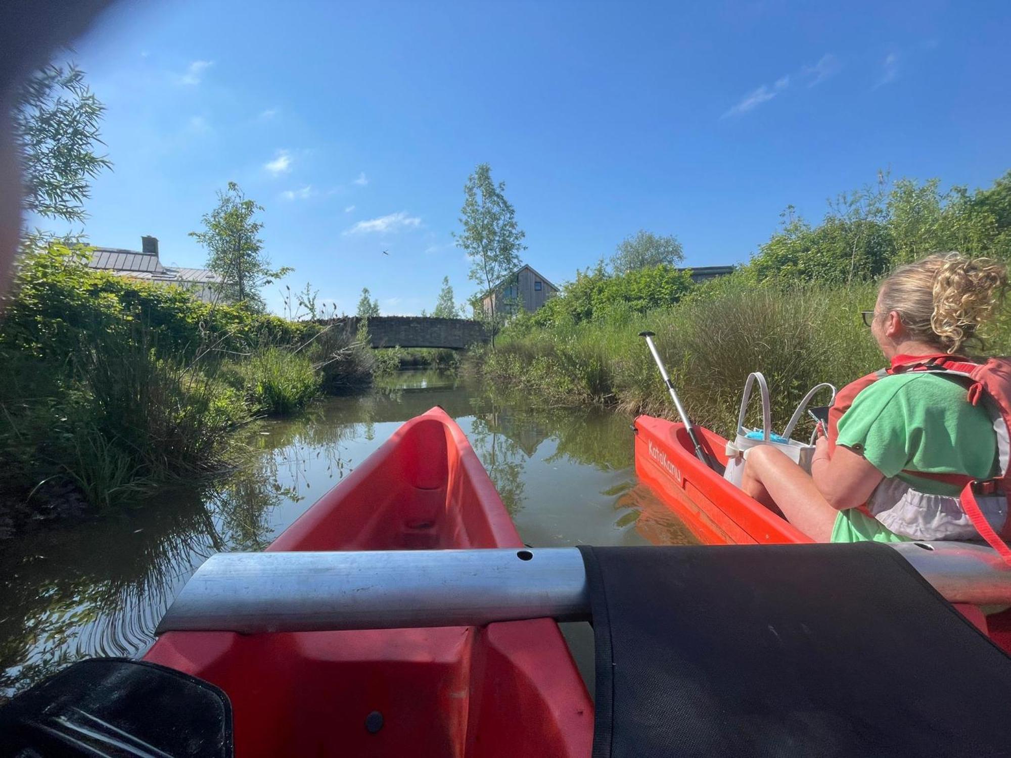 Cosy Cotswold Lodge By Your Home Here - Summer Sale For 3 Plus Nights - Ideal For Families With Log-Burner, Spa, Private Parking And Heated Swimming Pools Ashton Keynes 외부 사진